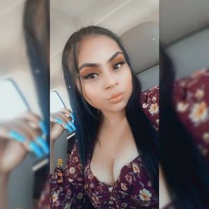 Meet your Posher, Yamile